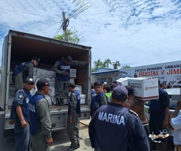  Marina traslada 32 toneladas de insumos a Acapulco tras el huracán John