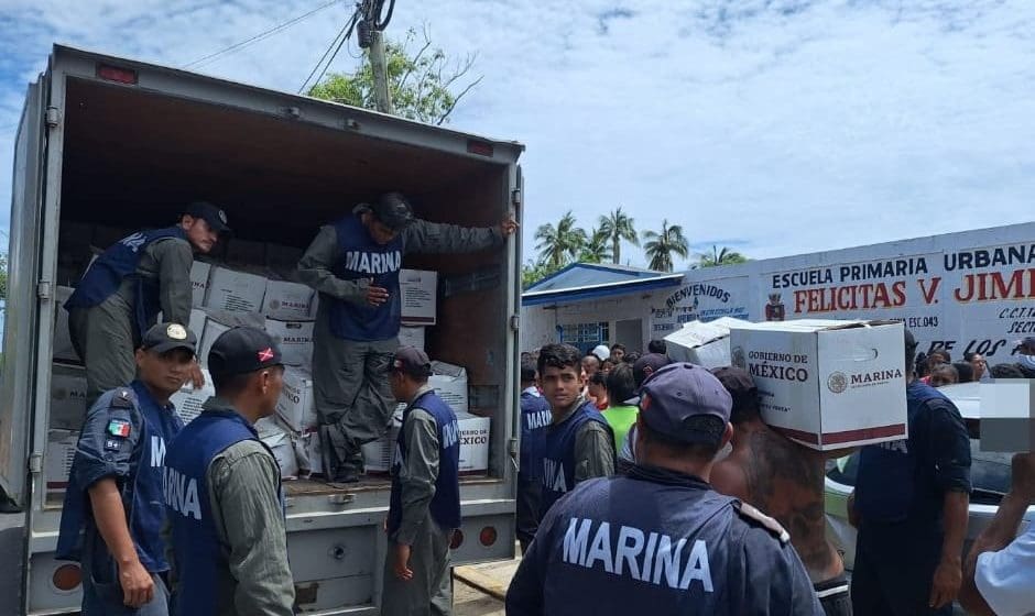  Marina traslada 32 toneladas de insumos a Acapulco tras el huracán John