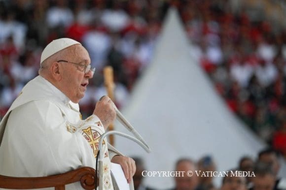 Detienen a siete personas que planeaban atentar contra el papa Francisco en Indonesia