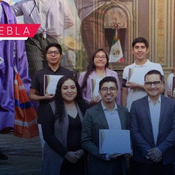 Reconocen a danzantes poblanos en el Congreso de Puebla