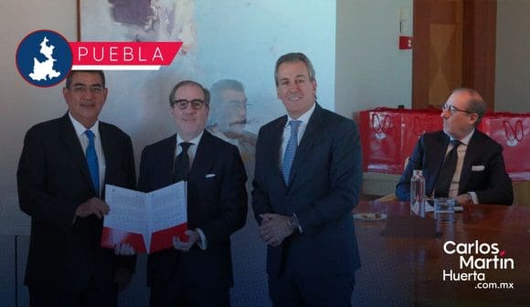 Portada Sergio Salomón firma convenio de colaboración con Banco Santander CMH Sergio Salomón firma convenio de colaboración con Banco Santander
