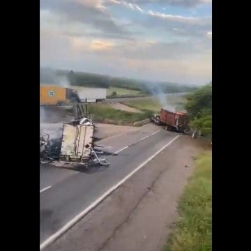 Localizan cinco cuerpos tras bloqueo en maxipista Mazatlán-Culiacán