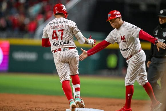 Los Diablos pegan primero y toman ventaja en la Serie del Rey