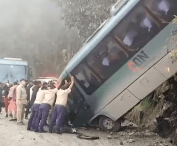 Regresan a México connacionales lesionados tras accidente vial en Perú