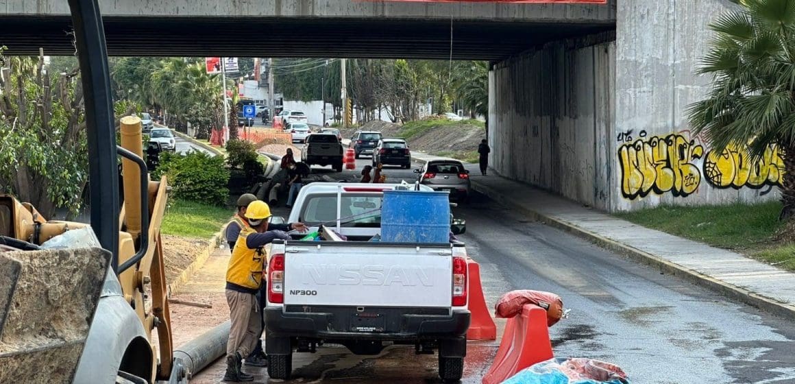 Agua de Puebla construye nueva línea de reforzamiento sobre la calzada Zavaleta para incrementar el abasto de agua