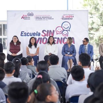 Reactiva Lupita Cuautle el programa “Escuela sin Violencia” en San Andrés Cholula