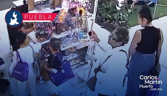 Captan a mujeres robando a negocio en Plaza Dorada