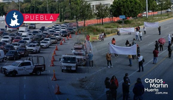 Concesionarios desquician la Vía Atlixcáyotl tras manifestación; piden tarifa a 19 pesos