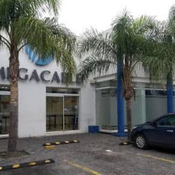 Un hombre falleció después de convulsionar al interior de Megacable en Las Torres