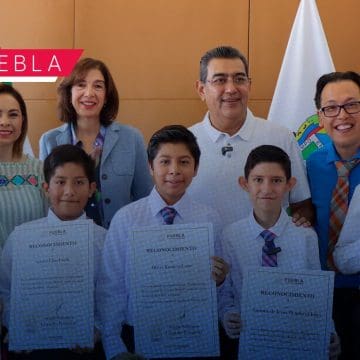 Niños poblanos son reconocidos por puntaje más alto en competencia de Cálculo Mental