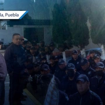 Policías realizan paro de labores en San Pedro Cholula por ratificación de mandos