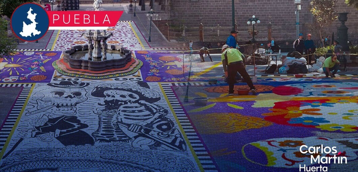 Pintan de magia y color el Zócalo de Puebla con tapete de Día de Muertos