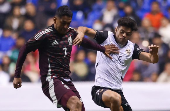 Selección Mexicana empató con el Valencia en el Cuauhtémoc