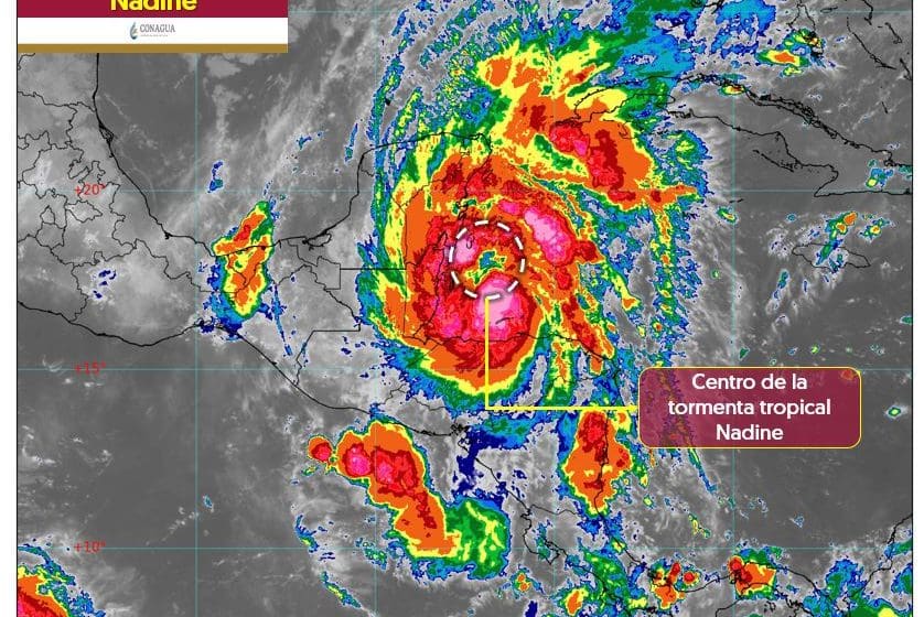 ‘Nadine’ se desplaza hacia Belice afectando la Península de Yucatán