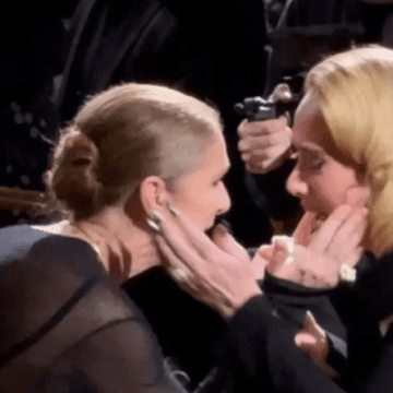 Emotivo abrazo entre Adele y Céline Dion durante concierto en Las Vegas