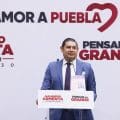 Alejandro Armenta presenta auto eléctrico fabricado en Puebla