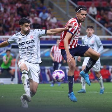 Sin Gago; las Chivas vinieron de atrás para superar al Necaxa y ligaron victorias