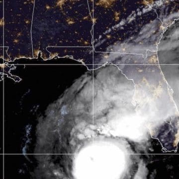 ‘Milton’ se degrada a categoría 2 tras tocar tierra en Florida