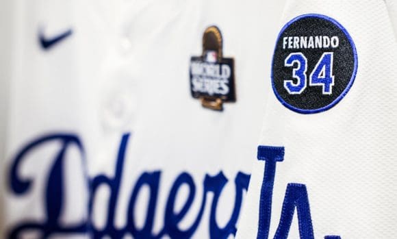 Los Dodgers rendirán homenaje a Fernando Valenzuela con un parche en el uniforme