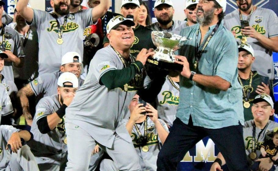 El manager Sergio Omar Gastélum queda fuera de los Pericos de Puebla