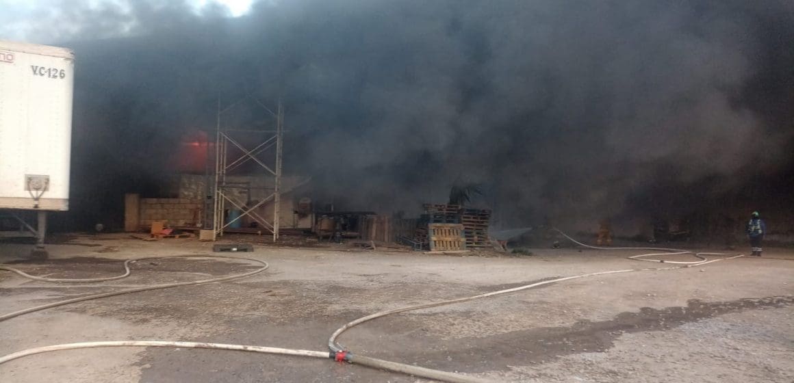 Se registra incendio en un rancho de Santiago Miahuatlán