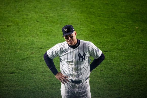 Los Yankees pegan dos veces ante los Guardianes en la Serie de Campeonato en la Liga Americana