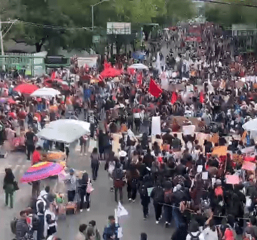 Bloque Negro vandaliza edificios de la CDMX durante marcha del 2 de Octubre