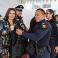 Norma Layón entrega unidades, uniformes y equipamiento a policía de Texmelucan