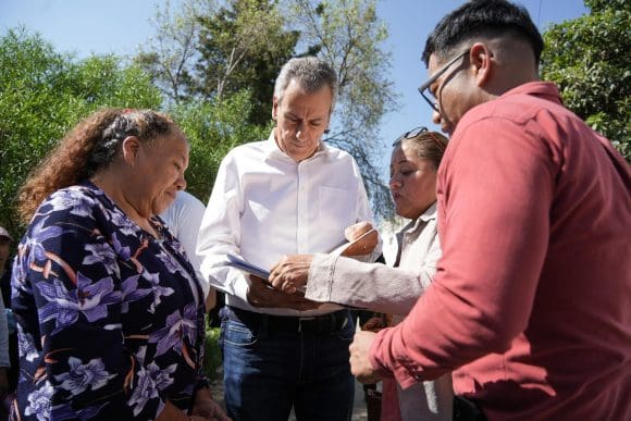 Gobierno de Pepe Chedraui inicia pavimentación de calles en Amalucan y El Salvador