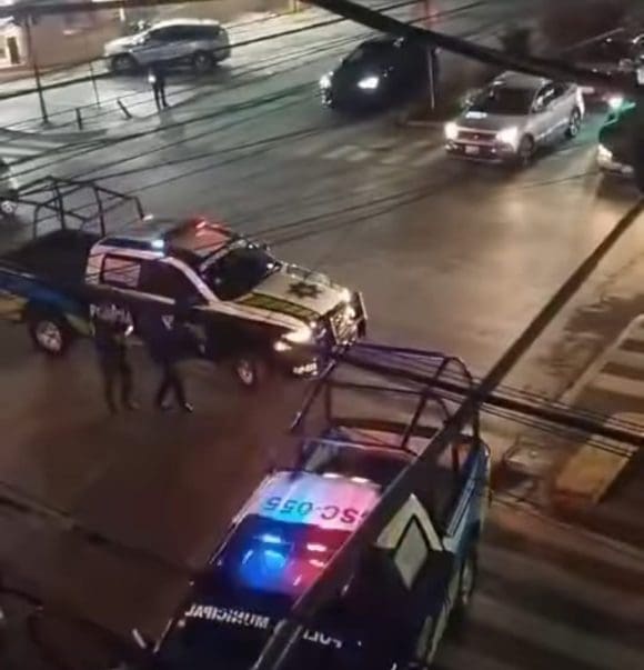 Sicarios asesinan a conductor de auto deportivo en bulevar Juan Pablo II