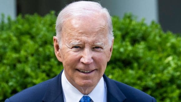 Biden le pide a Trump no dañar las relaciones con México y Canadá