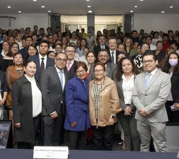 Entregan reconocimientos por antigüedad a personal académico y administrativo