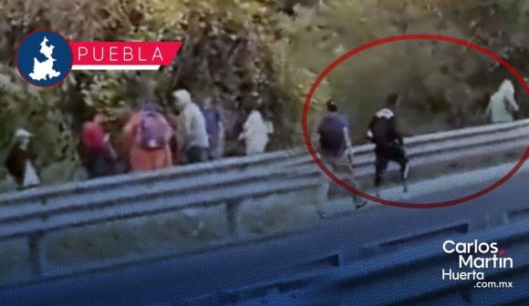 A punta de pistola, asaltan a personas en la lateral de la autopista México-Puebla