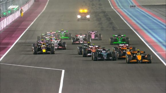 Checo Pérez fue último en la carrera Sprint  del GP de Qatar