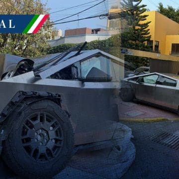 Cybertruck de Tesla choca contra casa en Ciudad de México; así quedó