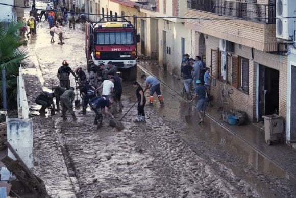 Sin reporte de mexicanos afectados por inundaciones en Valencia, España: SER