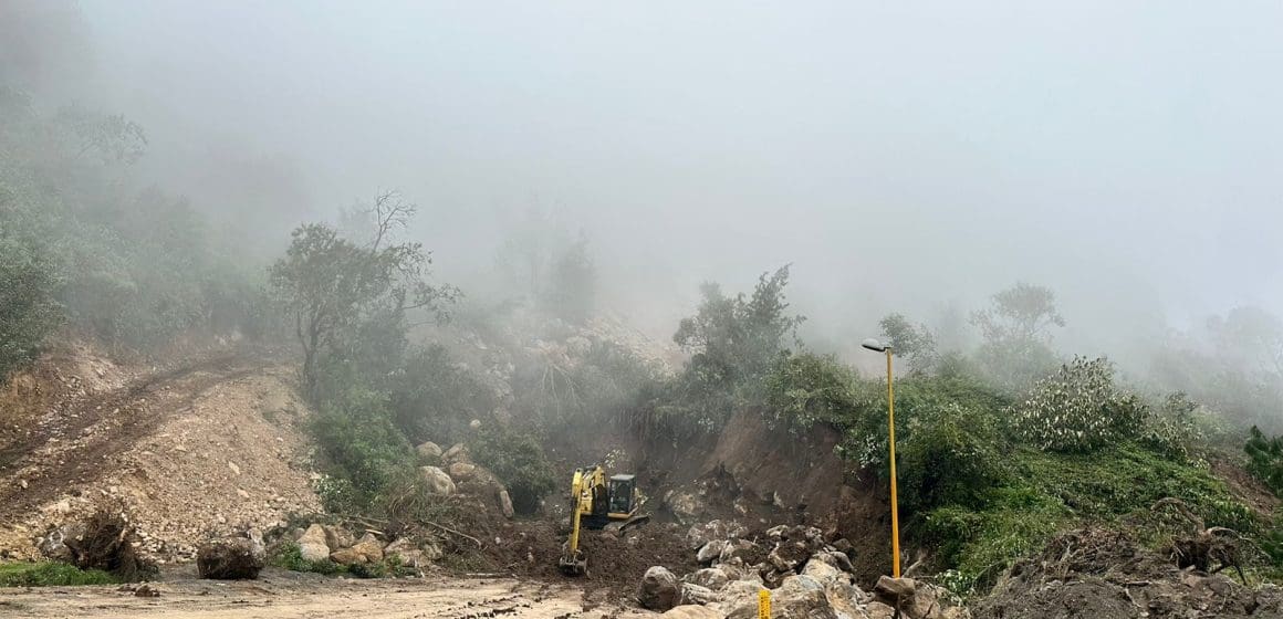 Implementan vías alternas para evitar deslave en la Puebla-Veracruz