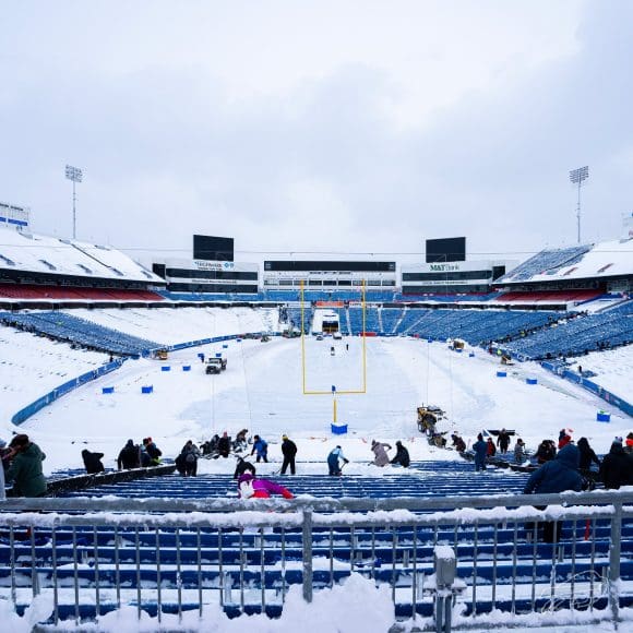 Los Bills de Buffalo convocan a aficionados para retirar nieve por próximas nevadas