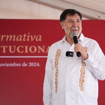 Se incendia camioneta en la que viajaba Gerardo Fernández Noroña