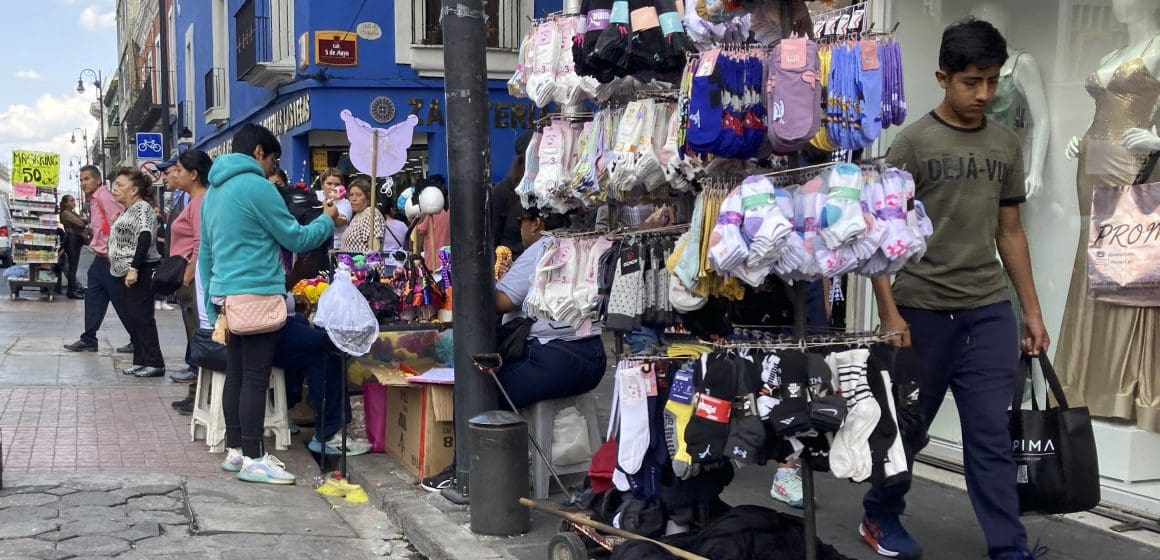 Logra SEGOM primeros acuerdos para regular a los ambulante en el Centro Histórico 