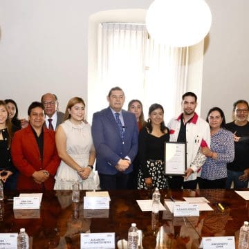 Puebla, tierra de campeones: Armenta reconoce a Gibrán Zea, esgrimista olímpico