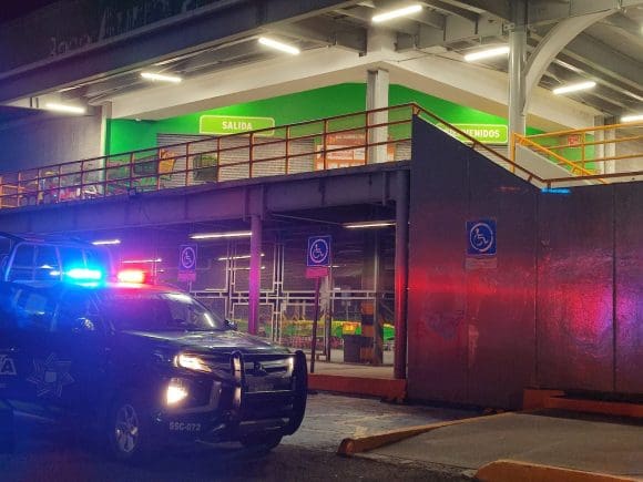 Asaltan Bodega Aurrerá sucursal Amalucan este fin de semana