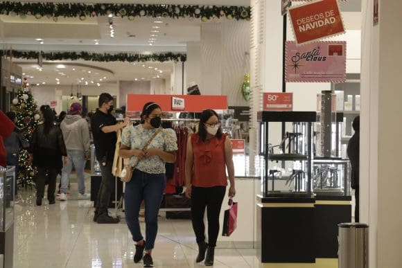 Hasta un 12%, Centros Comerciales de Puebla incrementarán su plantilla laboral en temporada decembrina