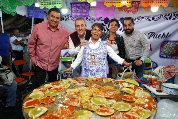 Acude Pepe Chedraui a la inauguración del Festival de la Chalupa en El Carmen