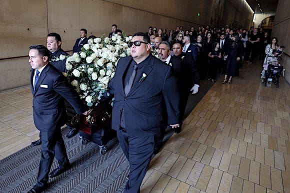 Despiden a Fernando Valenzuela con funeral en Los Ángeles