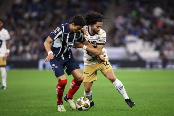 En cerrado partido; los Rayados tienen mínima ventaja ante los Pumas