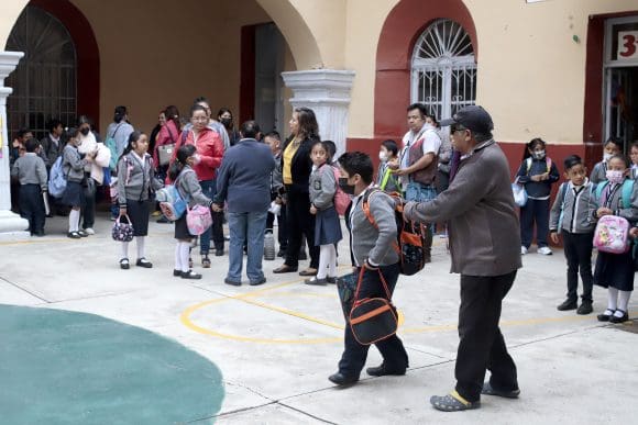 Suspenden actividades oficinas del Gobierno del Estado y escuelas; 15 y 18 de noviembre