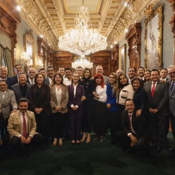 Claudia Sheinbaum se reúne con gobernadores para fortalecer el IMSS-Bienestar