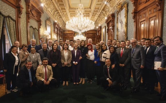 Claudia Sheinbaum se reúne con gobernadores para fortalecer el IMSS-Bienestar