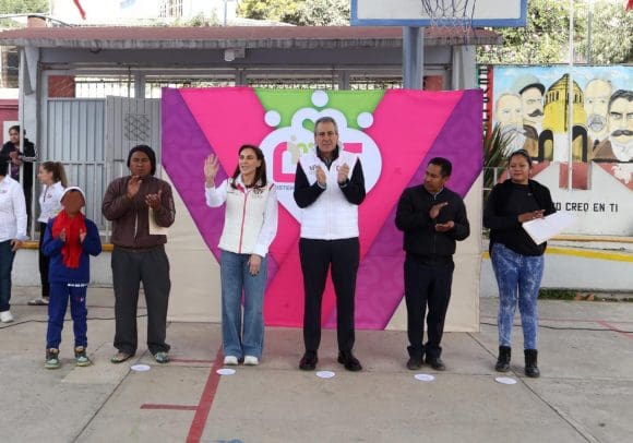 Entrega SMDIF dos nuevos desayunadores reequipados en Xilotzingo y San Baltazar Resurrección